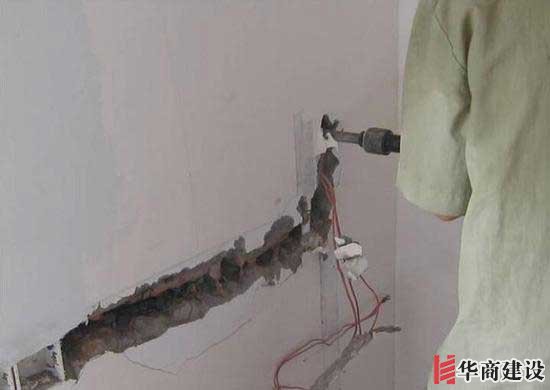 現在裝修都把電線藏在墻壁里,線路老化了能換嗎