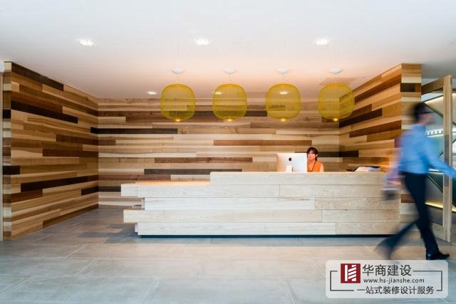 公司前臺裝修該怎么設(shè)計(jì)，廣州辦公室前臺裝飾